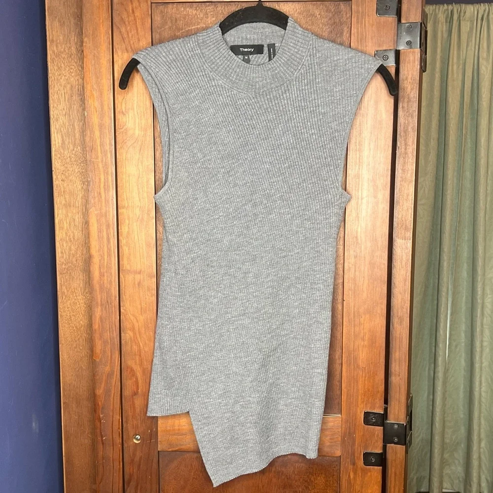 Theory Asymmetric Hem Rib Knit Sleeveless Top Gray Minimalist Chic Size M